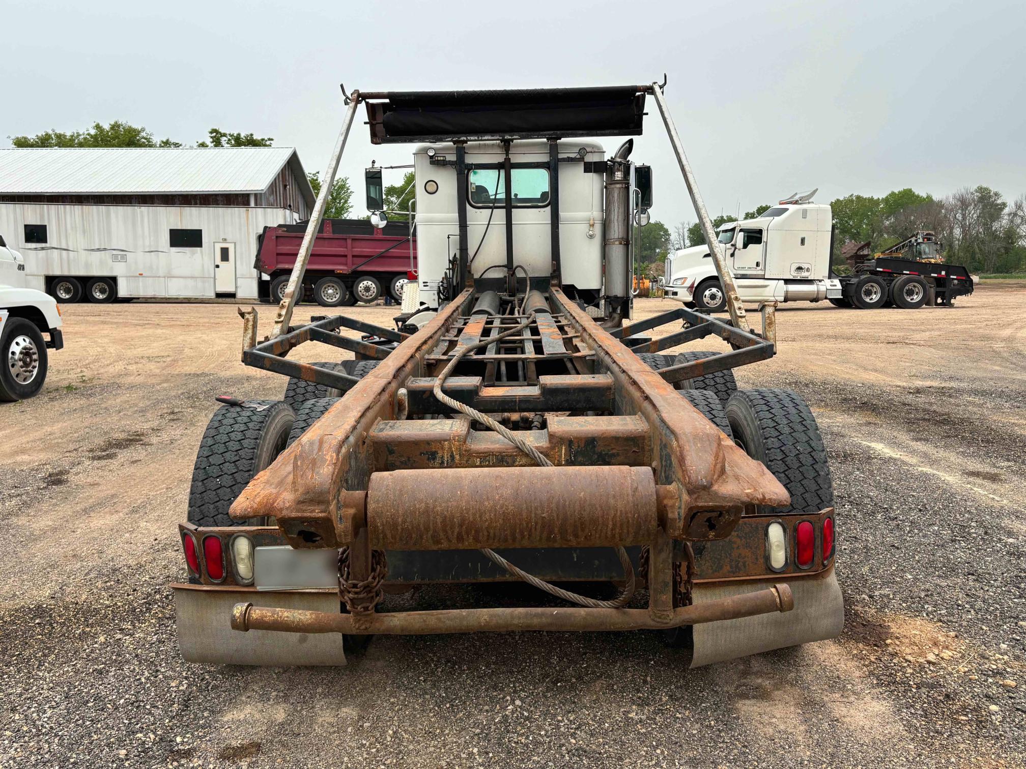 1988 AUTOCAR Roll-off - Image 4